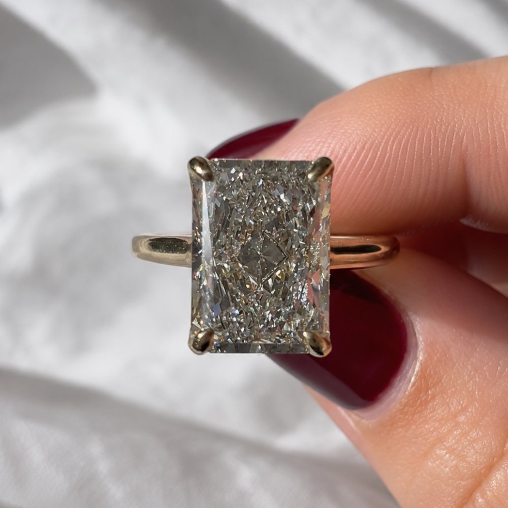 Flavia 4-4.5ct Radiant Engraved Ring