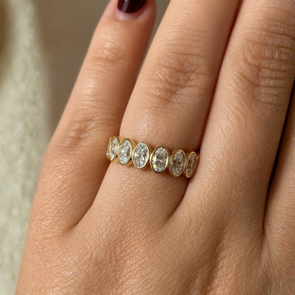 Amelie Oval Bezel Band
