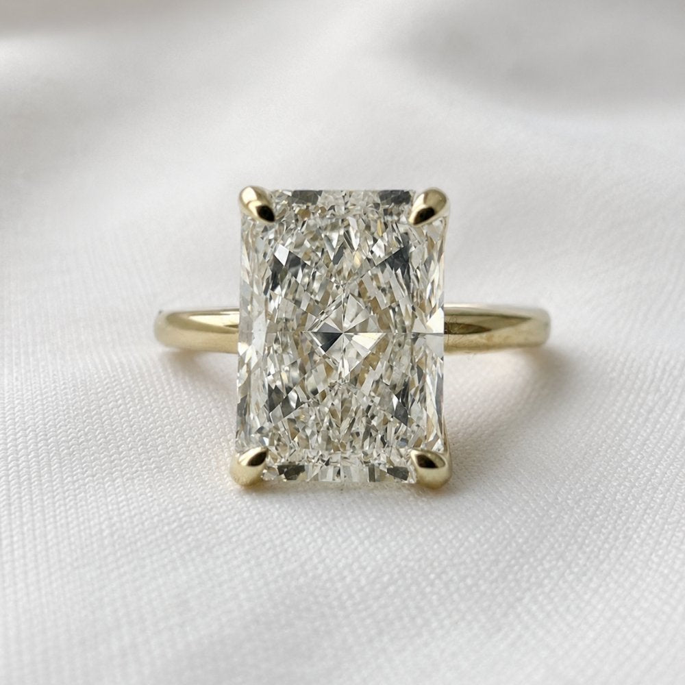 Flavia 4-4.5ct Radiant Engraved Ring