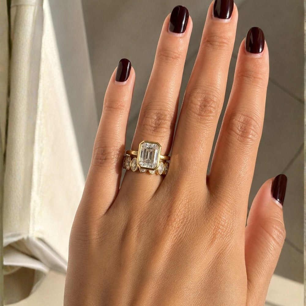 Amelie Oval Bezel Band