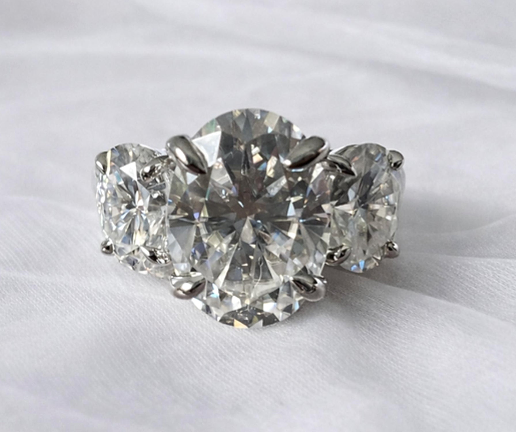 Signature Georgina 6CTW Oval Trilogy Ring image 7