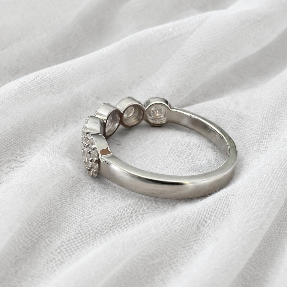 Signature Chadwick Round Fulfillment Band image 3